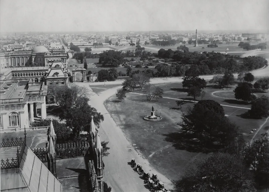 The Maidan and the colonial city from above, nineteenth century